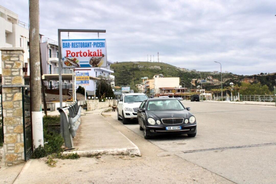 Hotel Portokali Himare Bagian luar foto