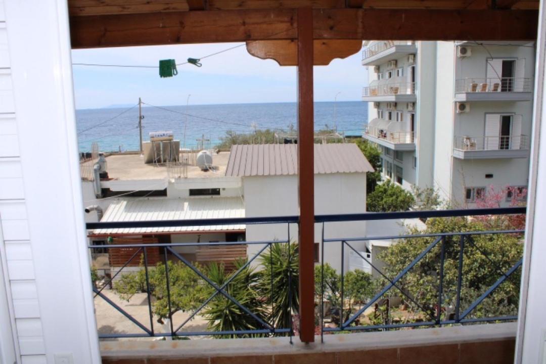 Hotel Portokali Himare Bagian luar foto