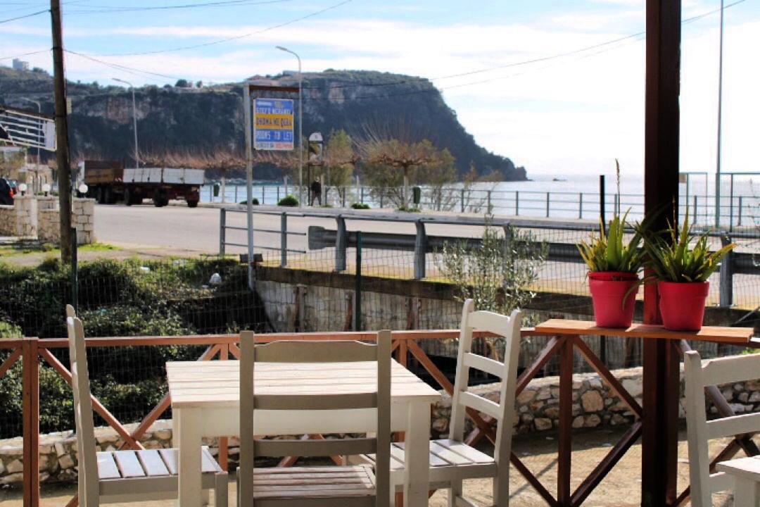 Hotel Portokali Himare Bagian luar foto