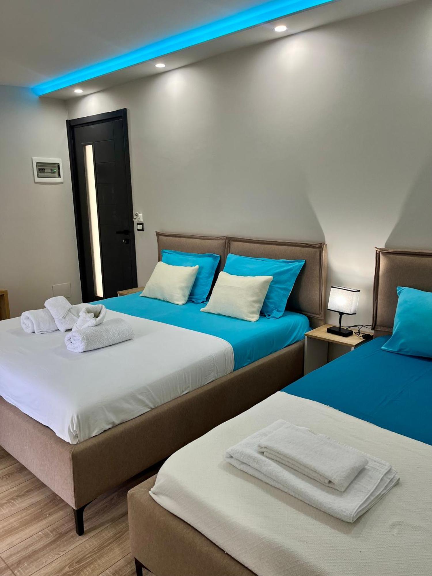 Hotel Portokali Himare Bagian luar foto