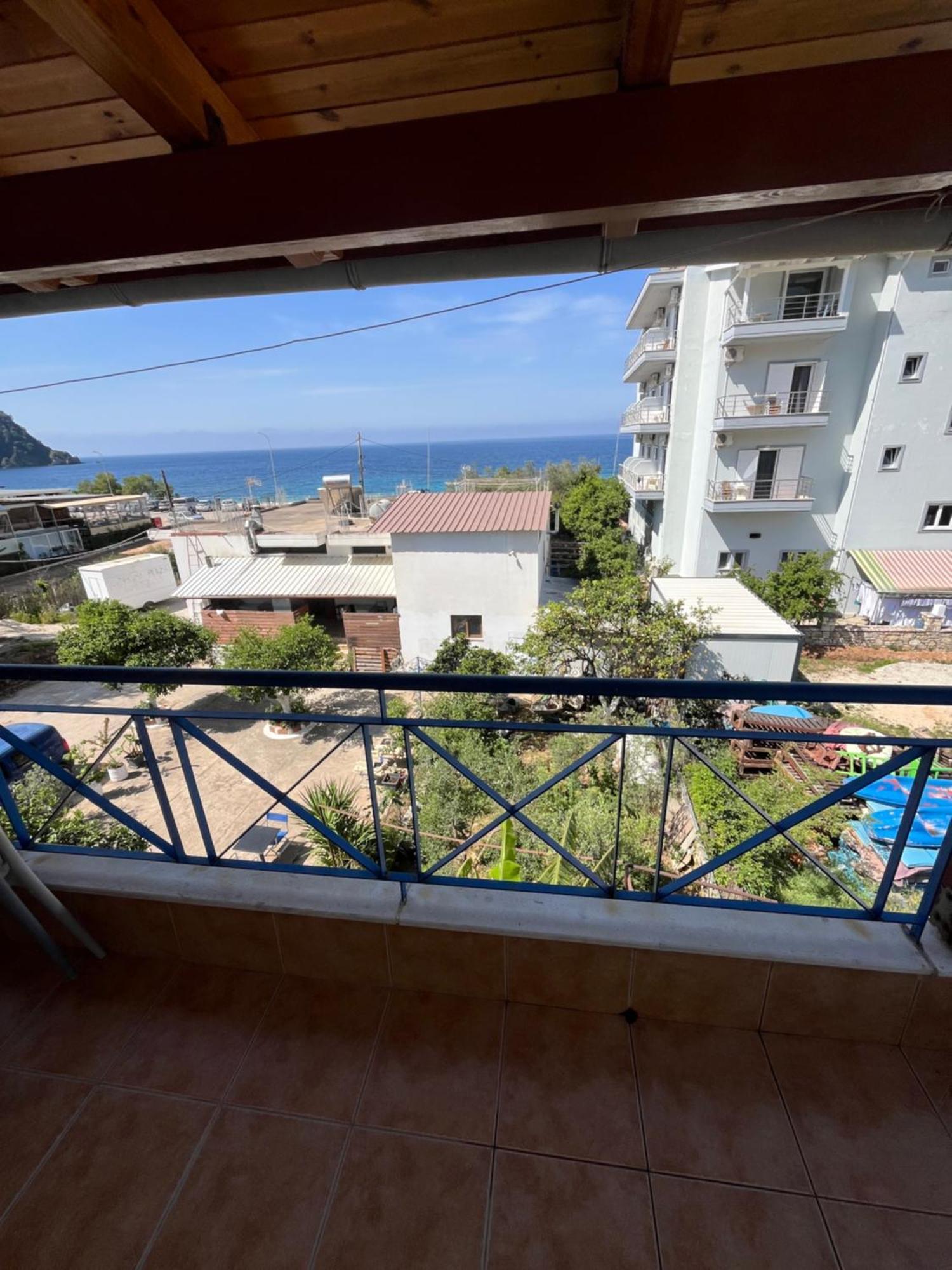 Hotel Portokali Himare Bagian luar foto