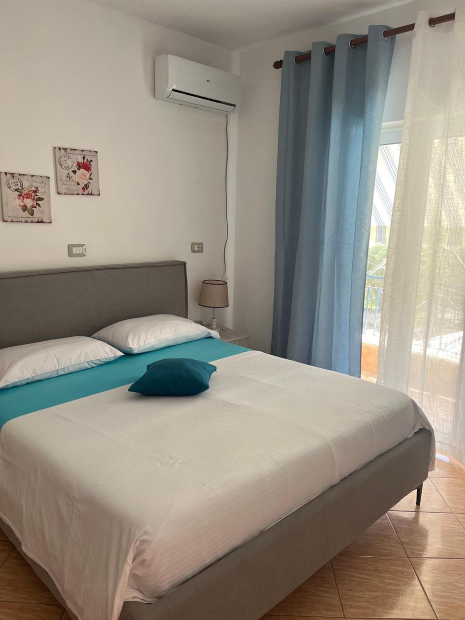 Hotel Portokali Himare Bagian luar foto