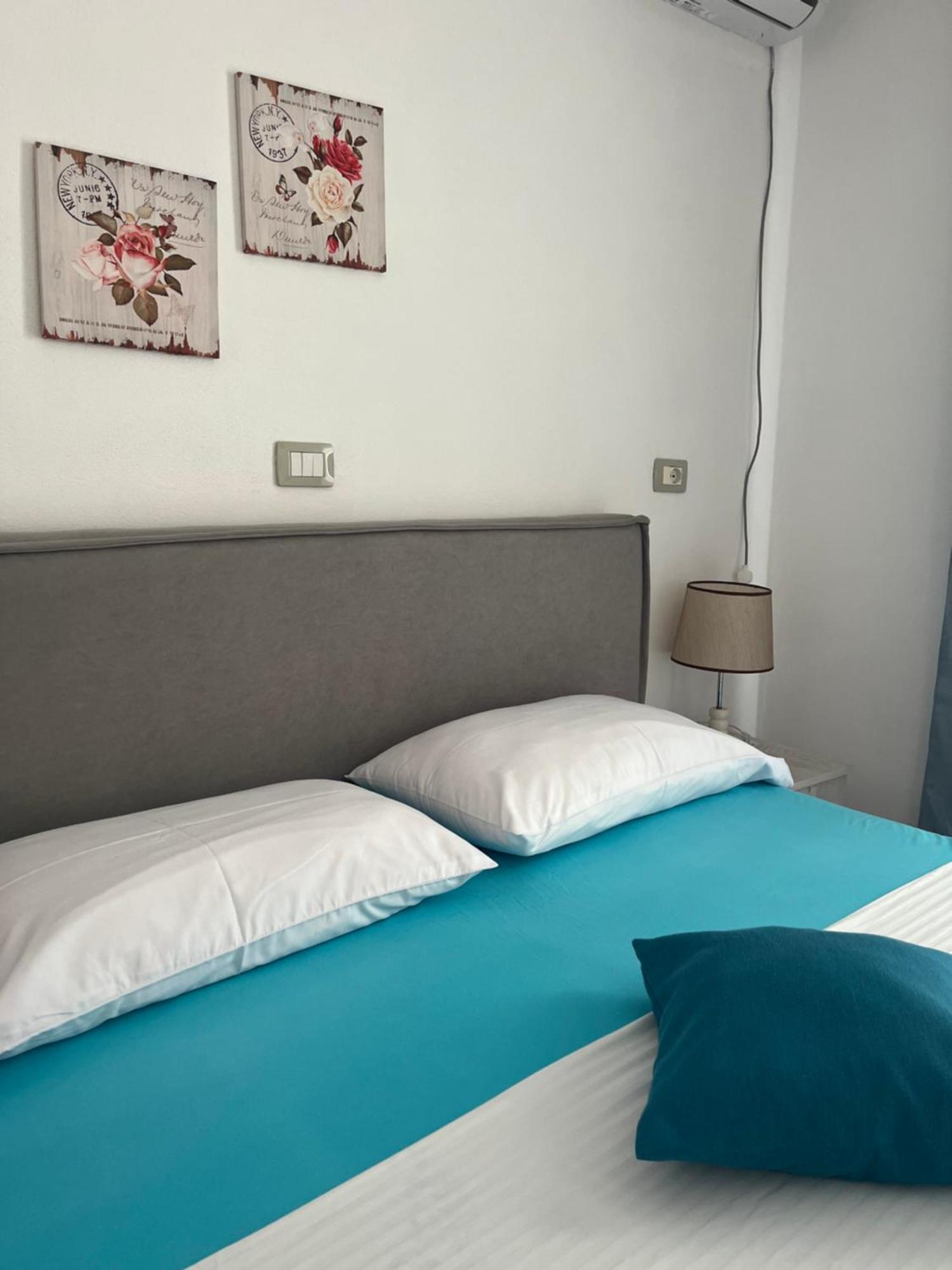 Hotel Portokali Himare Bagian luar foto