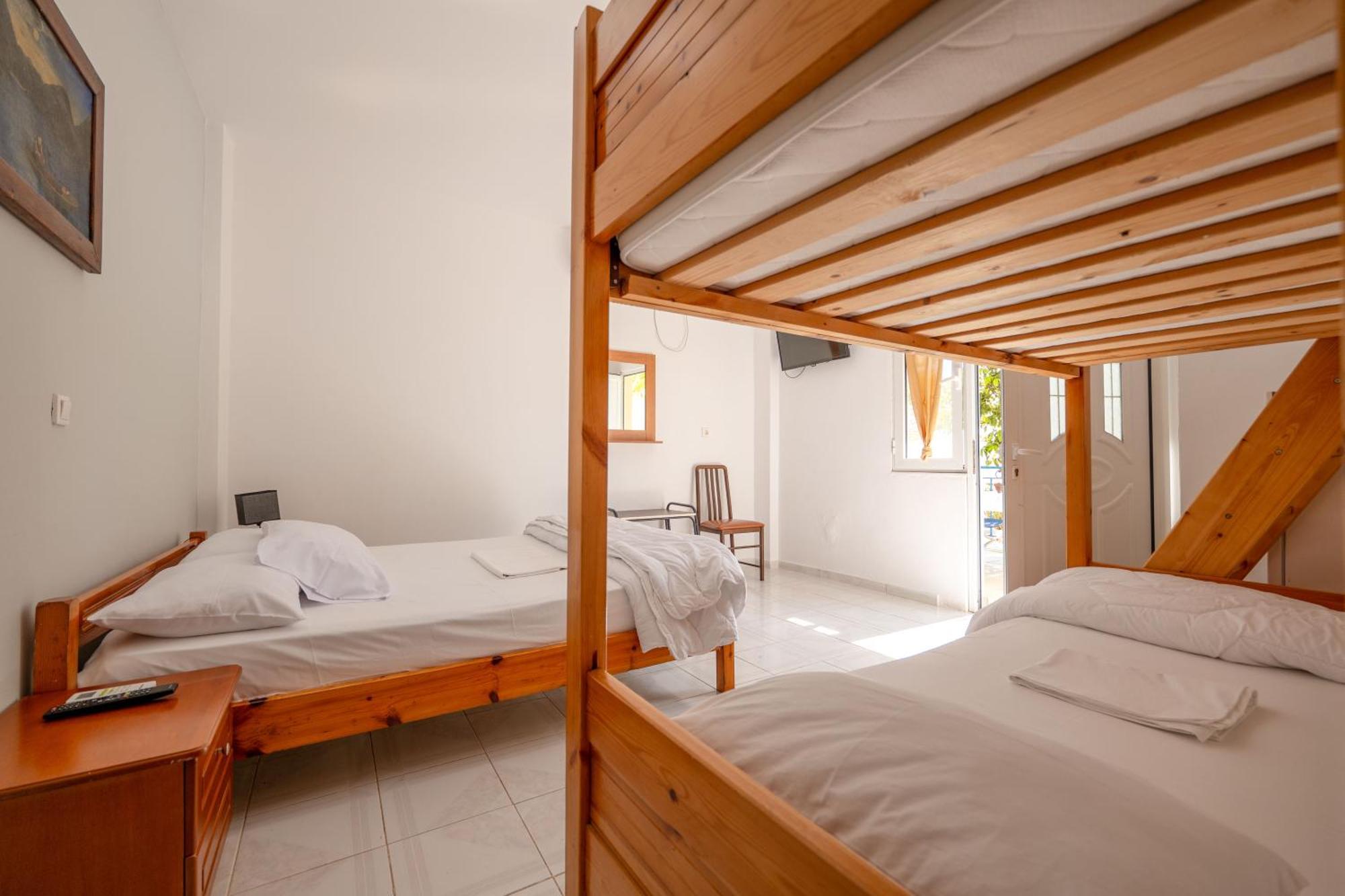 Hotel Portokali Himare Bagian luar foto