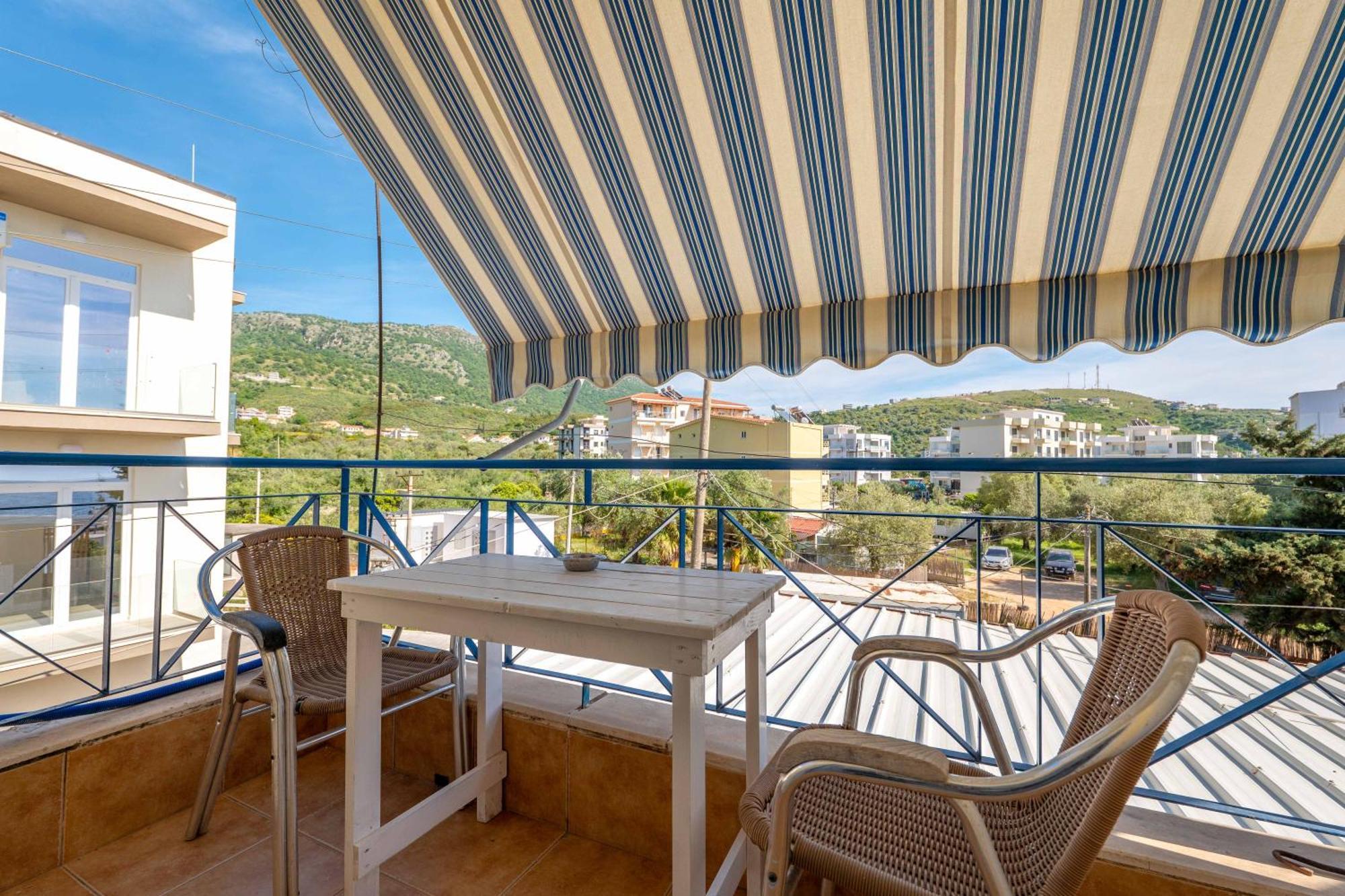 Hotel Portokali Himare Bagian luar foto