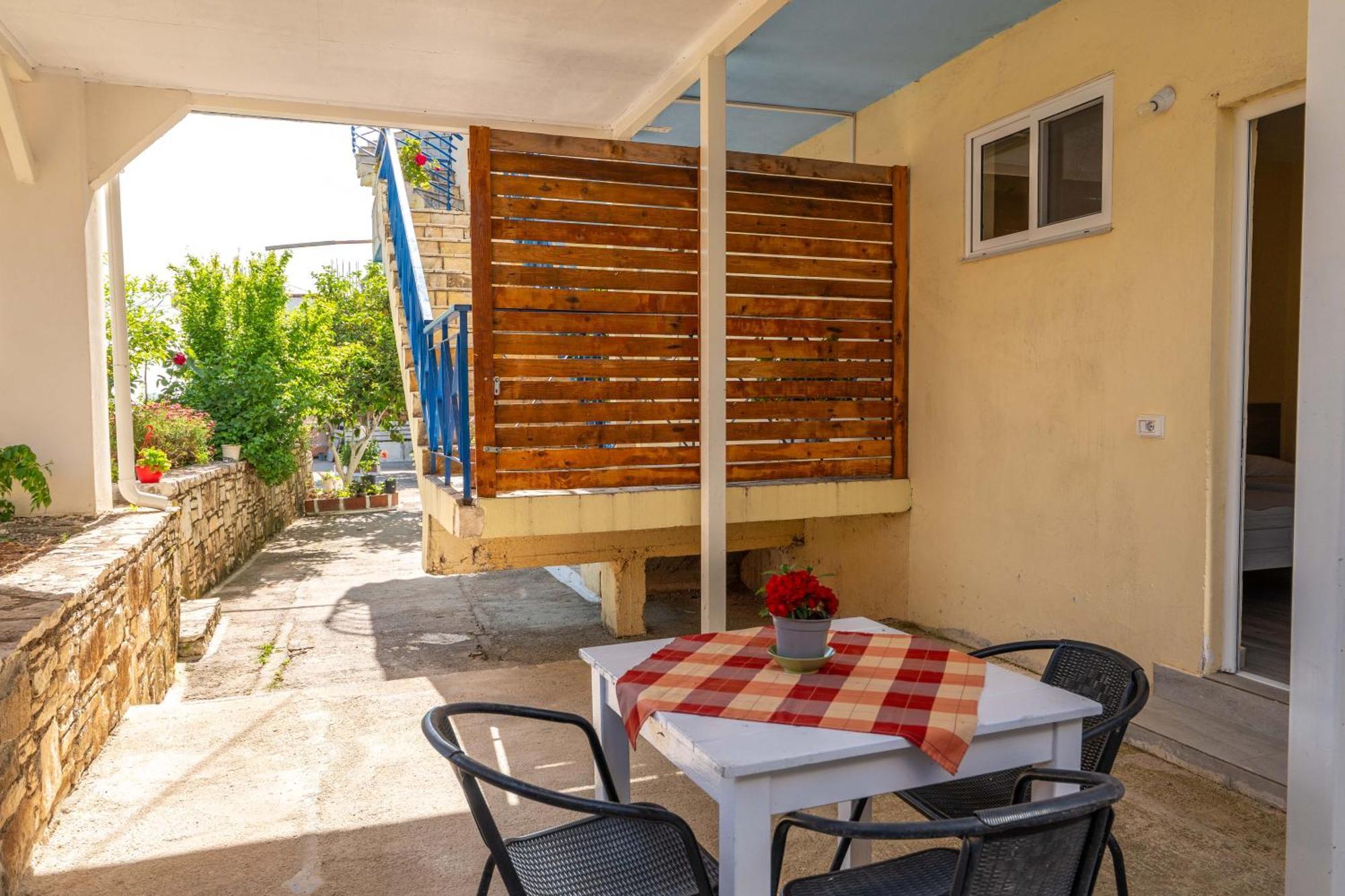 Hotel Portokali Himare Bagian luar foto