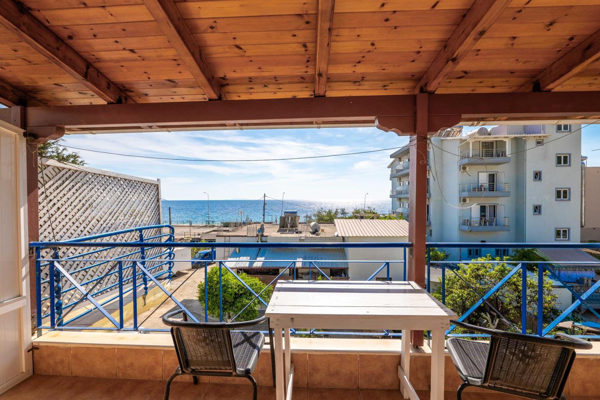 Hotel Portokali Himare Bagian luar foto