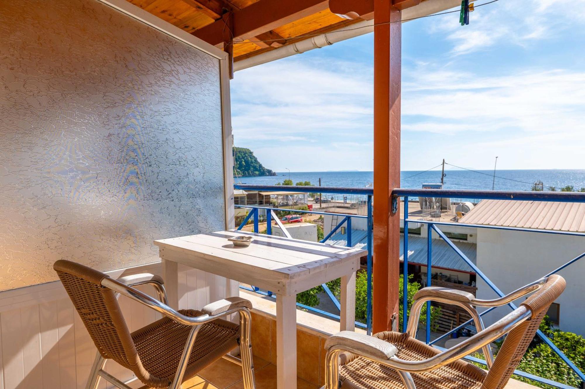 Hotel Portokali Himare Bagian luar foto