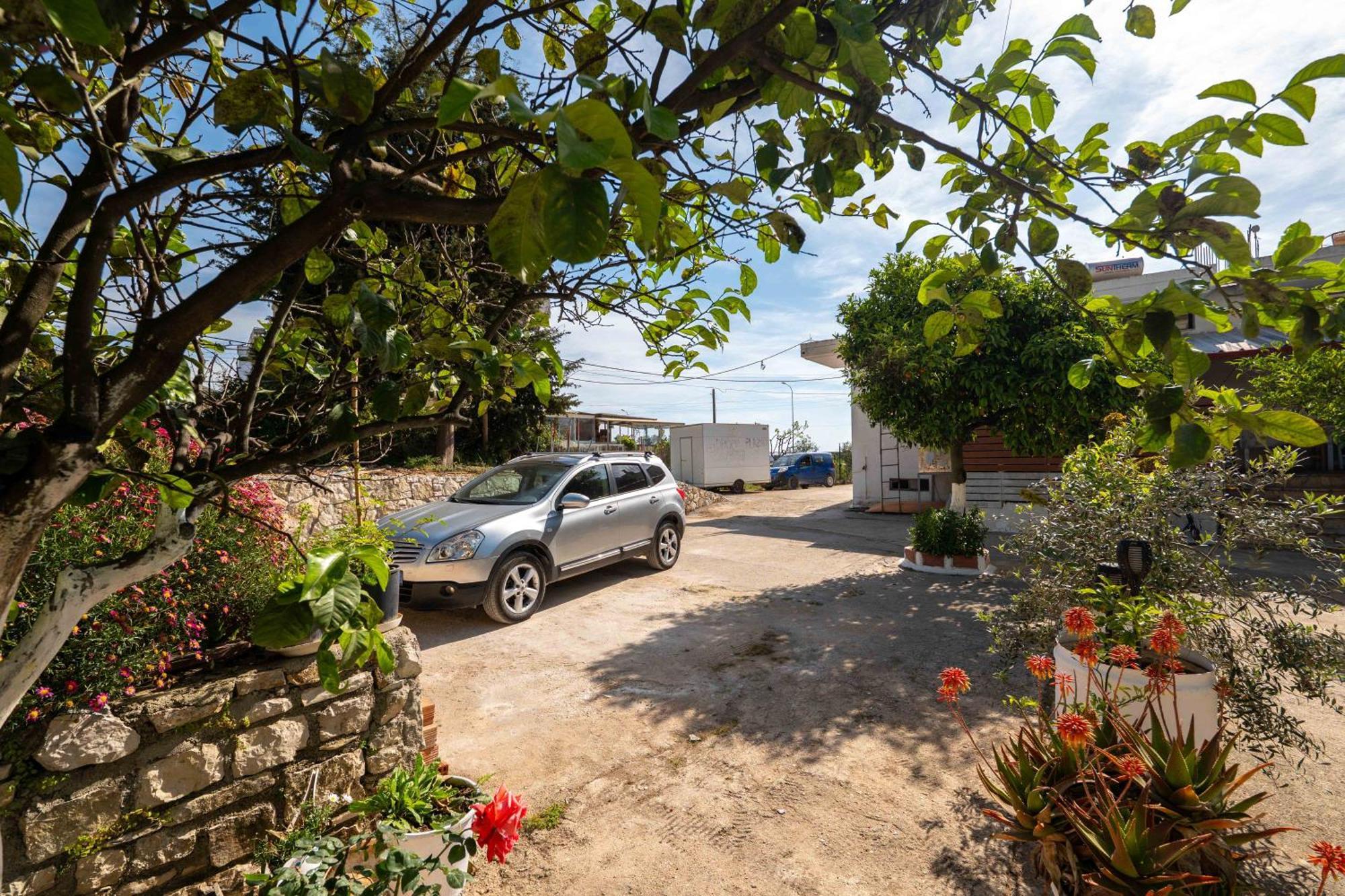 Hotel Portokali Himare Bagian luar foto